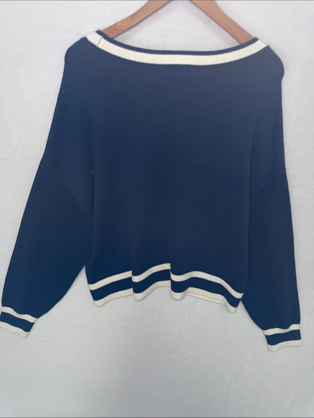 PINK Victoria's Secret Oversized Navy and White Crewneck Sweater NWT - Picture 4 of 6